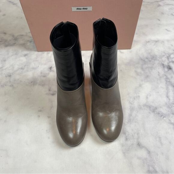 Miu Miu Two-Tone Polished Calf Leather Heeled Ankle Boots Taupe Black NWB Sz 36 - Picture 2 of 10